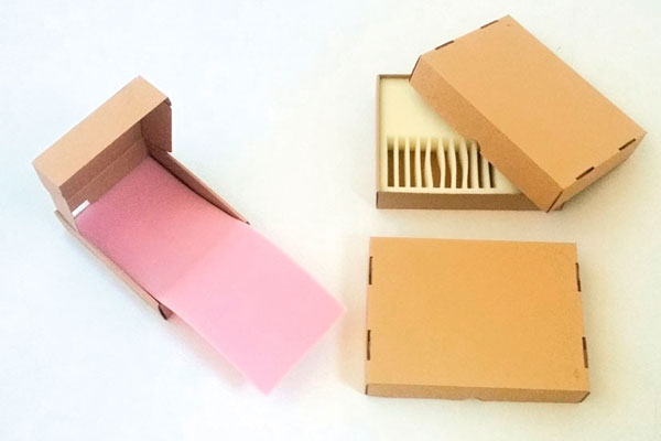 cajas de cartón con interiores especiales